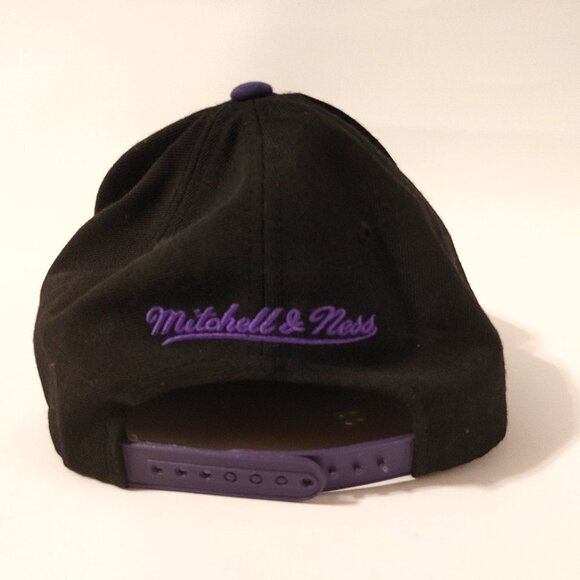 Raptors Old Logo Mitchell And Ness Snapback White Black Purple Under Brim - New - Picture 2 of 9